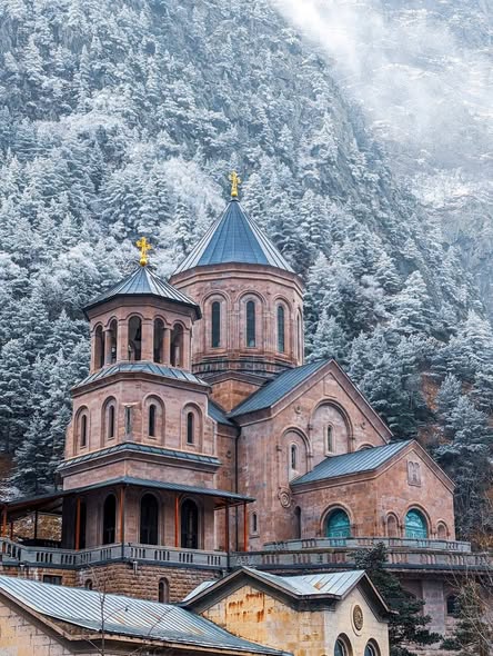 Kazbegi — Paradise on Earth, Darial Gorge — Travel Man