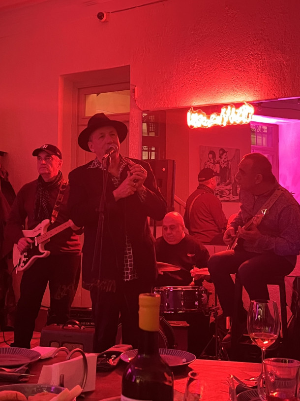 Blues Thursday: The Natural Born Lovers Band - Wine Not?
