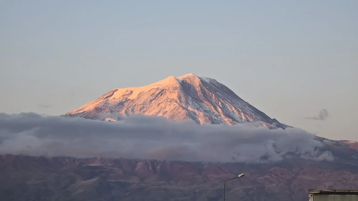 Mount Ararat (5,137 m) Expedition with Take and Hike