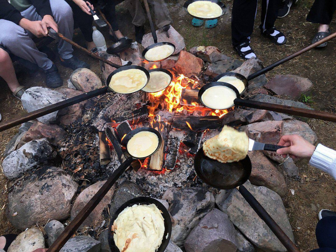 Hot Maslenitsa at Forest School