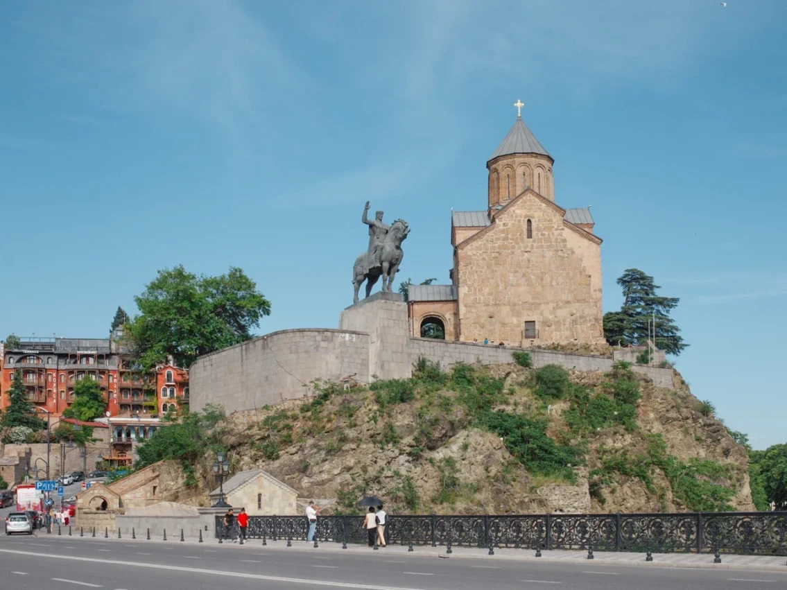 თბილისი: ძველი ქალაქის სიმფონია. შუა საუკუნეებიდან თანამედროვეობამდე