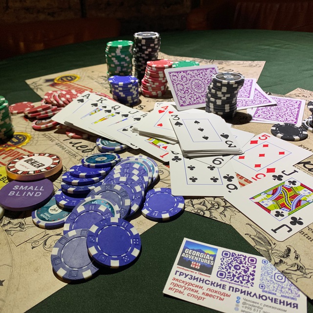 Sports Poker (Texas Hold'em)  Not a gambling game and NOT for money!
