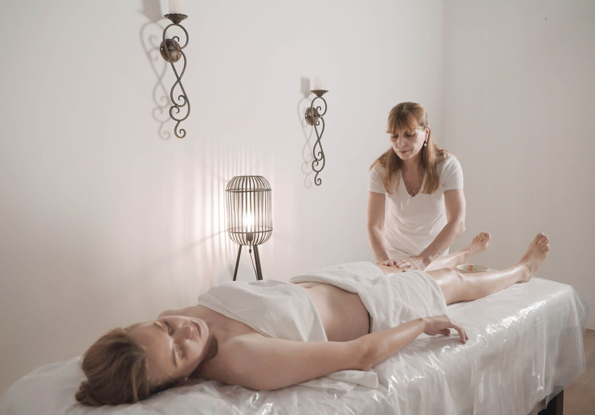 Massage with Deep Cleansing 
