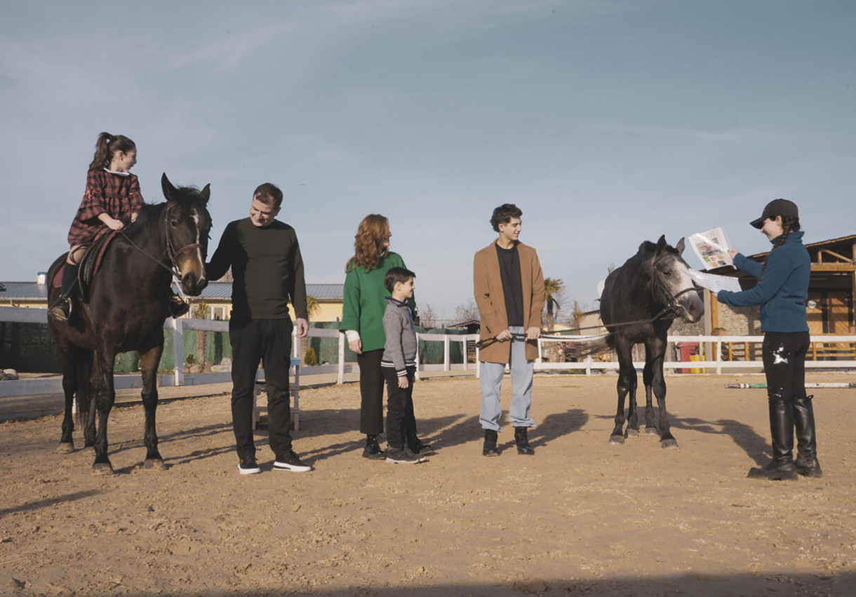 Family Day in a Horse Club - 1029
