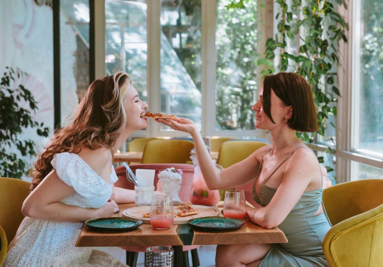 ჩილიმი და ვახშამი საიდუმლო ბაღში - 1811