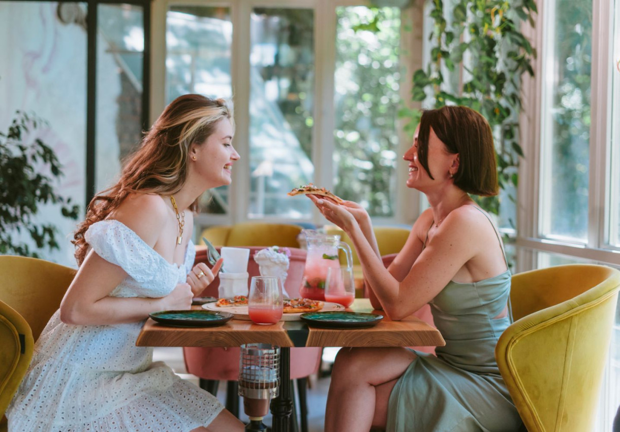 ჩილიმი და ვახშამი საიდუმლო ბაღში - 1818