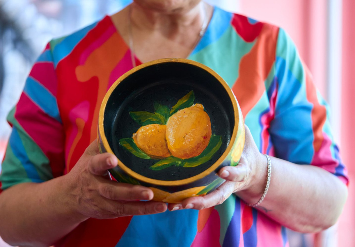 Decoupage on a Plate - 1459