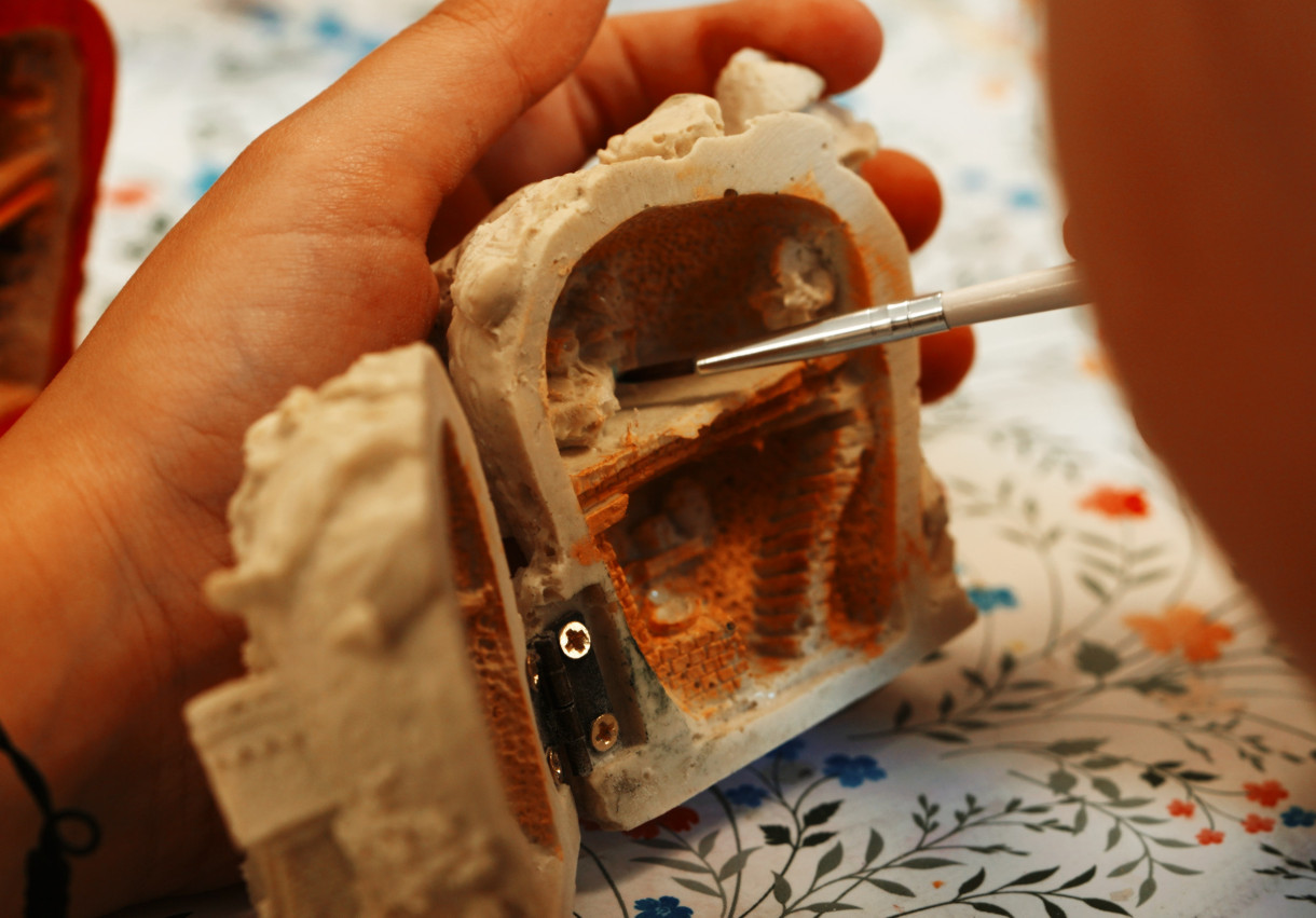 Painting a Strawberry House - 1527