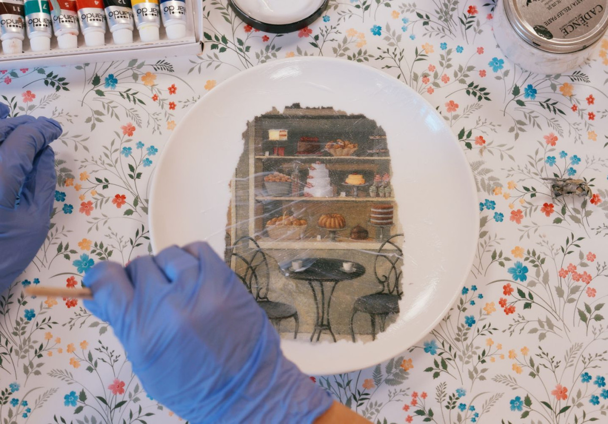 Decoupage of a Vintage Plate - 1531
