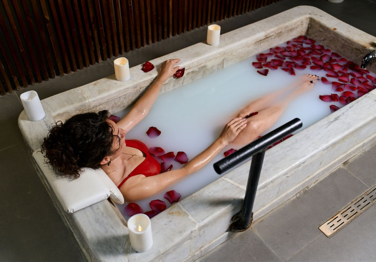 Cleopatra’s Milk Bath - 1610