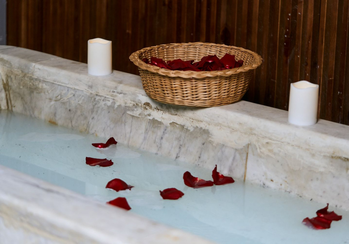 Cleopatra’s Milk Bath - 1611