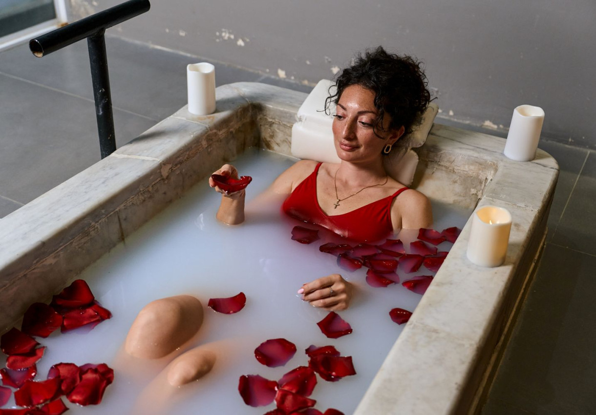 Cleopatra’s Milk Bath - 1613