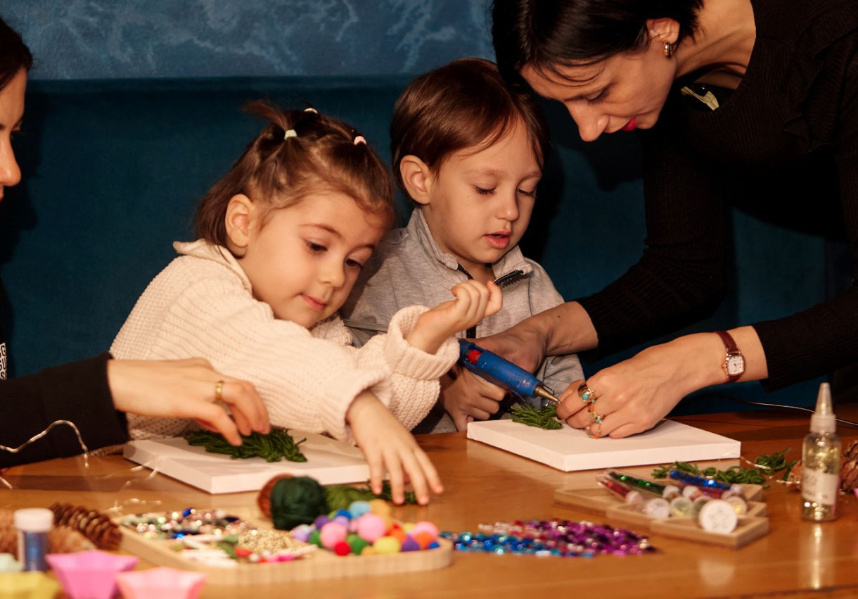 Illuminated Christmas tree panel - 1679