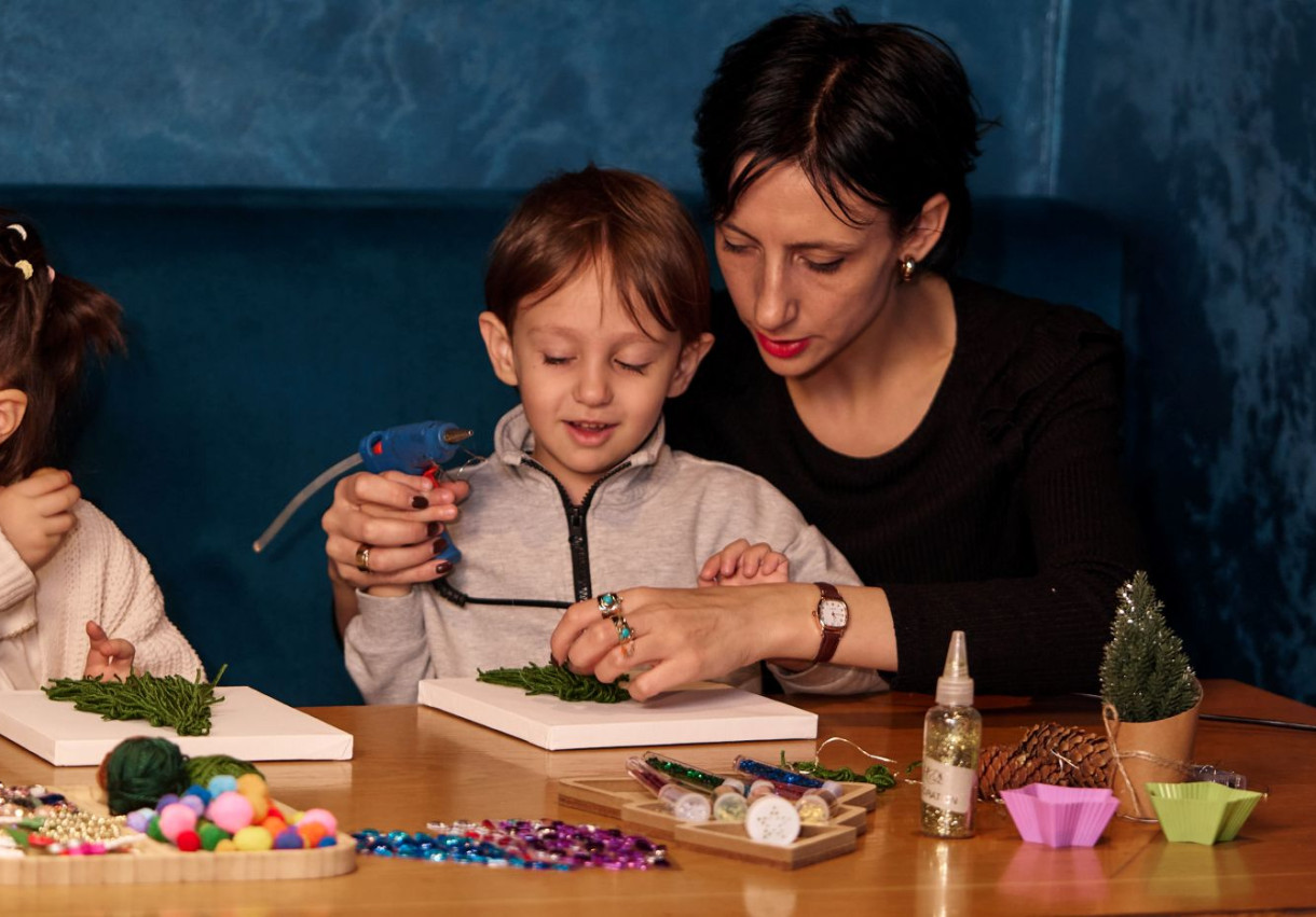 Illuminated Christmas tree panel - 1681