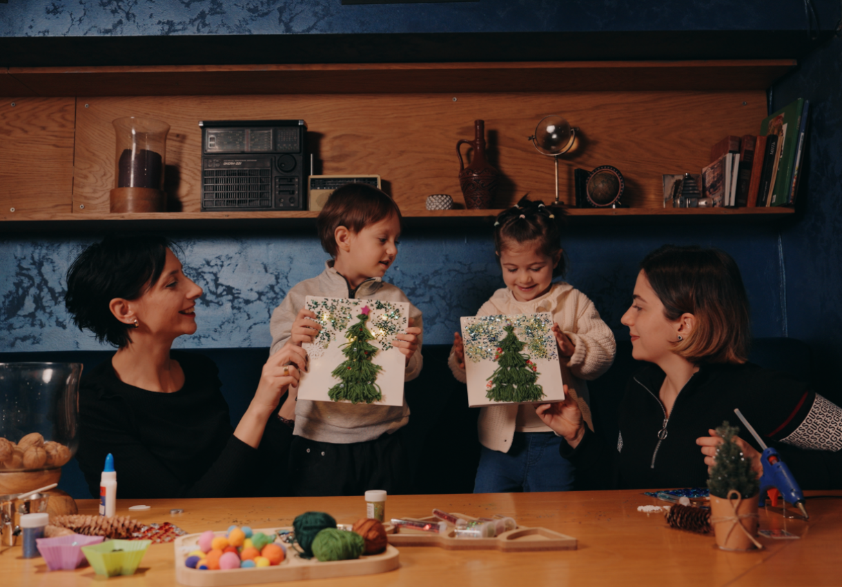 Illuminated Christmas tree panel - 1683