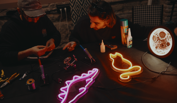 ნეონის სანათის ვორქშოპი