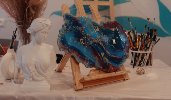 Мастер-класс по созданию часов из эпоксидной смолы