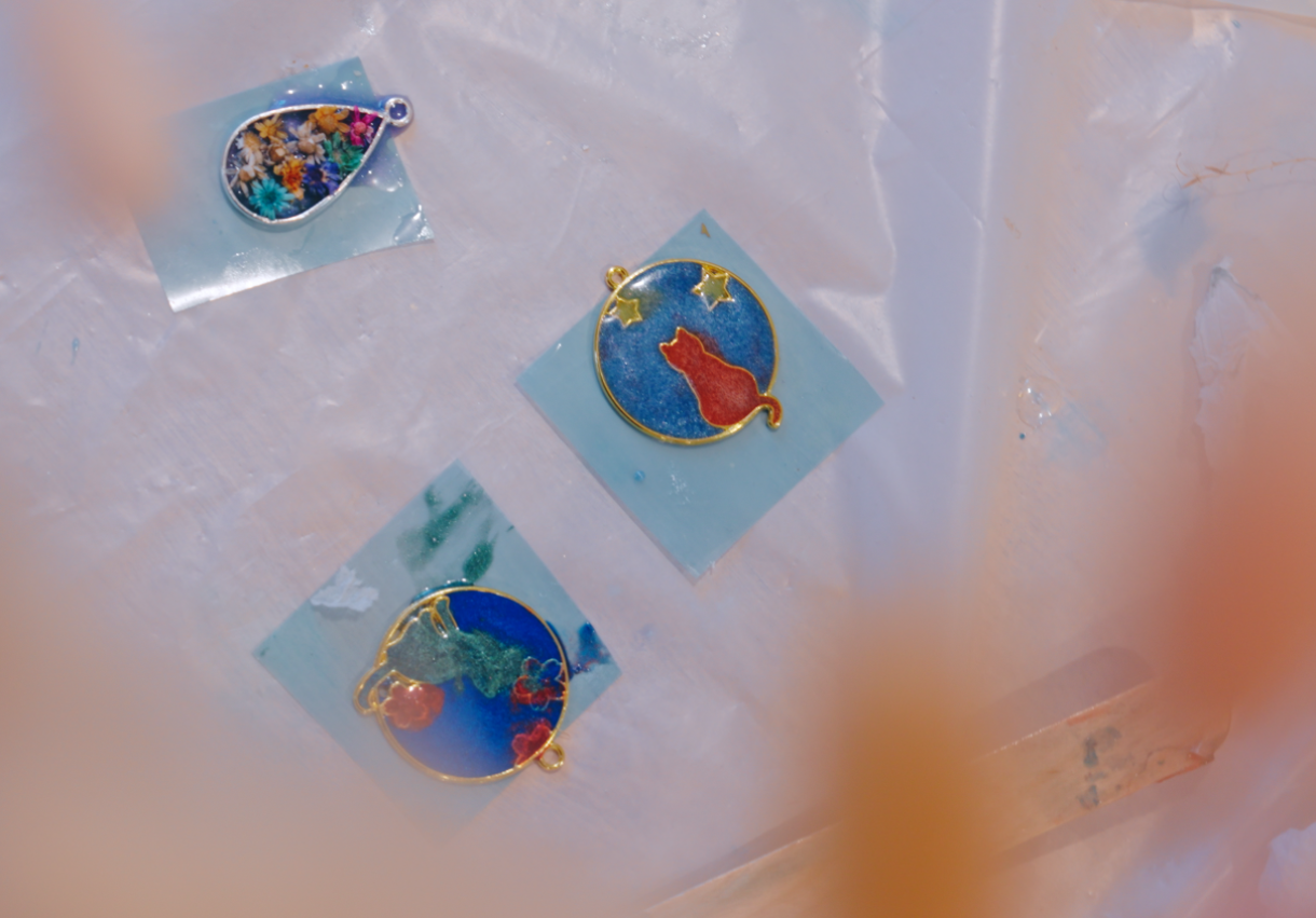 საბავშვო მასტერკლასი „ეპოქსიდის სამკაულები და ფიგურები“ - 1926