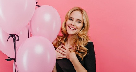 What to Give a Woman for Her Birthday? Top 10 Ideas