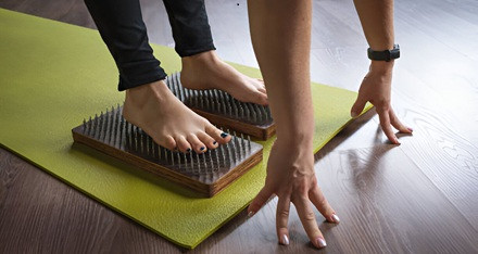 Nail standing: Health effects and practical applications