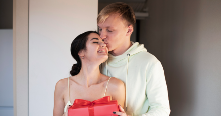 Что подарить девушке на День рождения