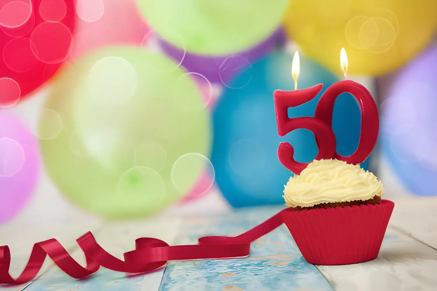 что подарить женщине на 50 лет