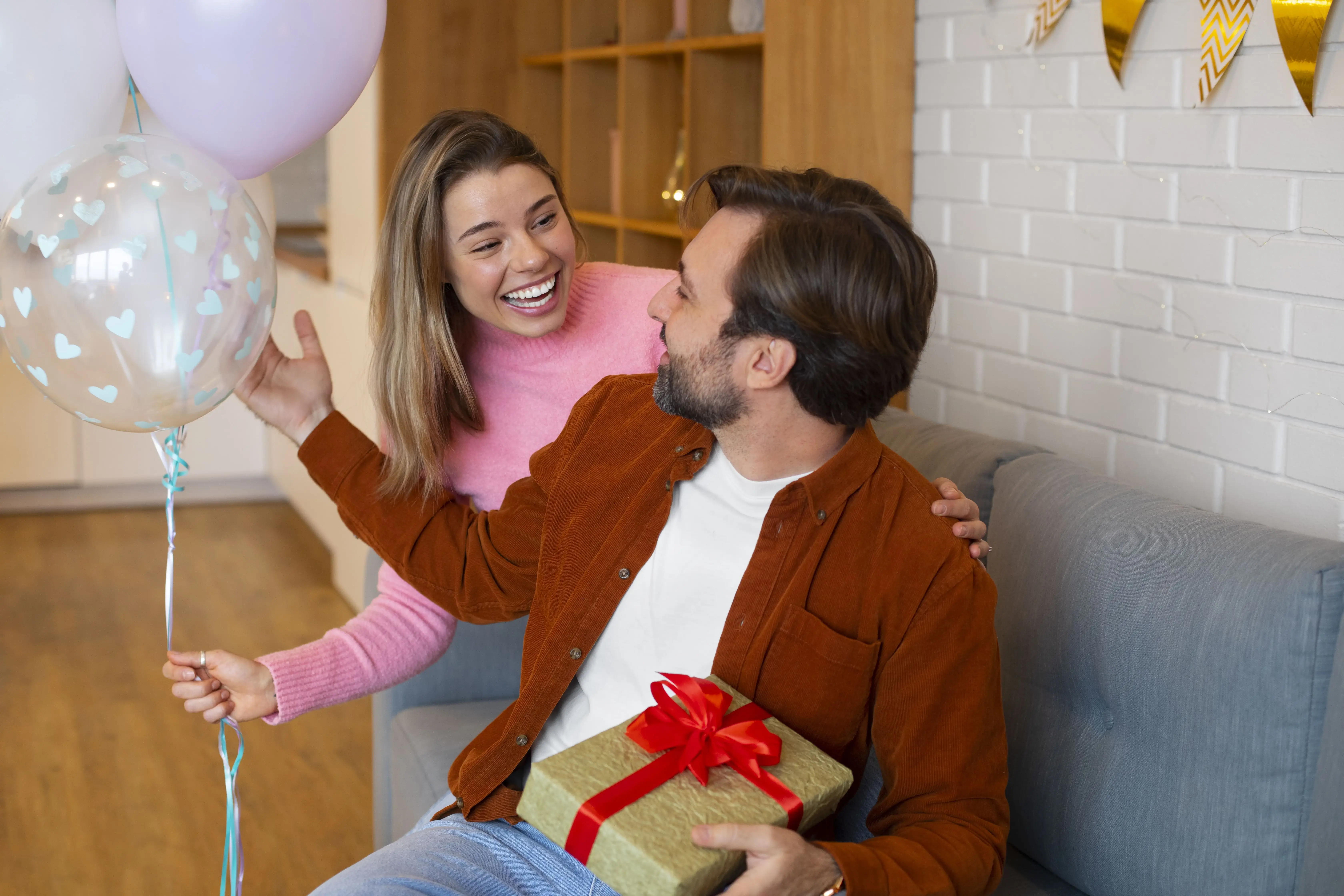 Как выбрать подарок девушке